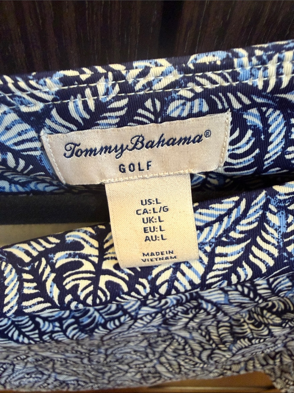 Tommy Bahama Golf 2piece Set Navy and White Leaf-Print Button Down Polo - Picture 5 of 5